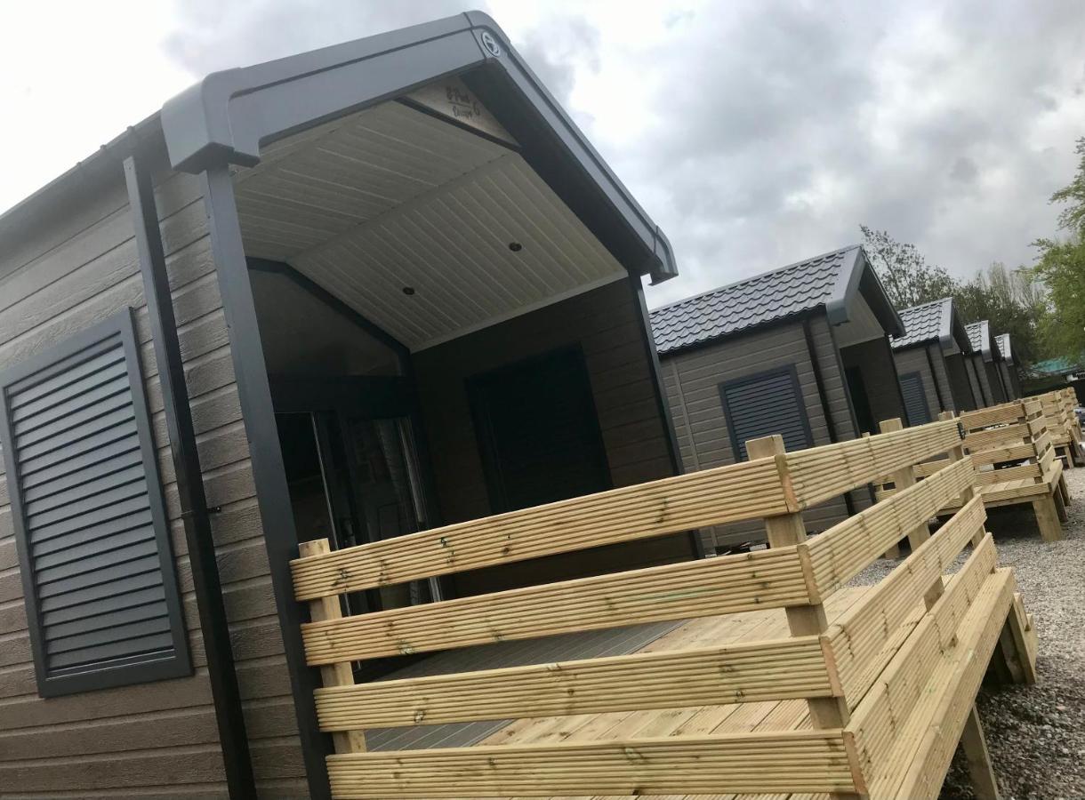 Caledonian Lodges 1 Inverness Exterior photo